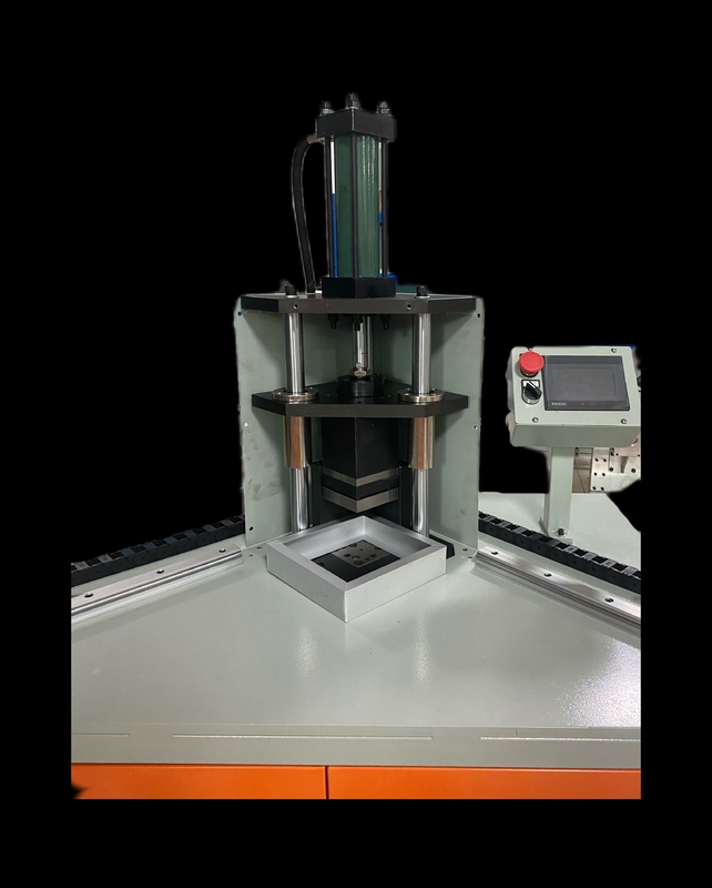 Quadro interno semi automático anterior para o filtro de ar industrial que faz a máquina